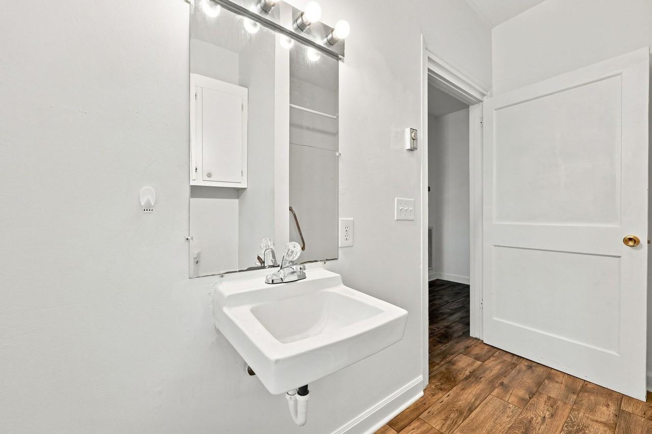 55 W Washington St - Photo 6 of 31