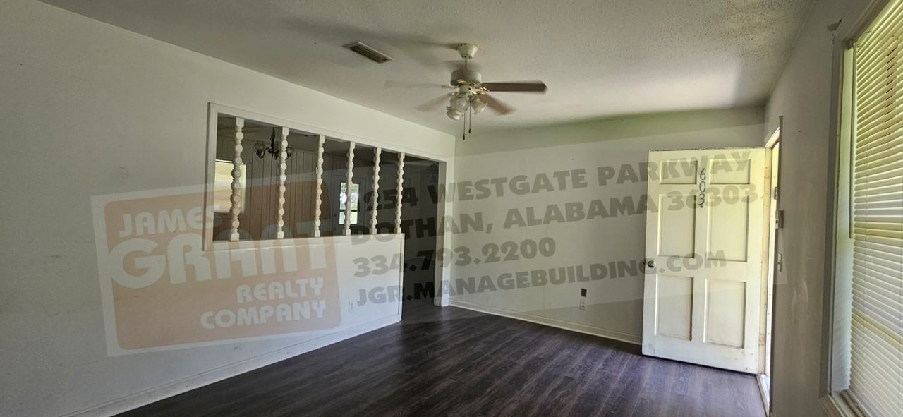 603 Falcon Dr - Photo 4 of 41