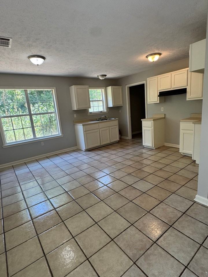 521 Simonton St #1 - Photo 4 of 8