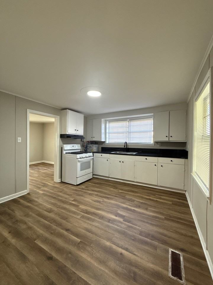 326 Bass St #1 - Photo 4 of 11