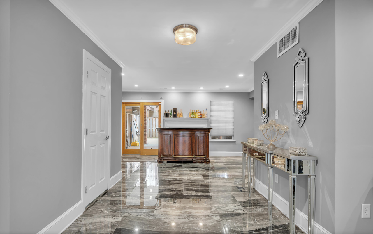 3242 S Sydenham St #1 - Photo 7 of 39