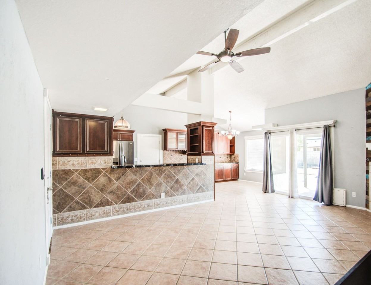 5321 W Eugie Ave - Photo 4 of 34