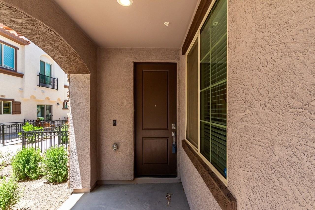 2720 S Decatur Dr - Photo 6 of 30