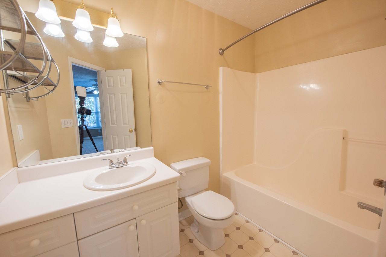 2428 E University Dr #910 - Photo 7 of 13