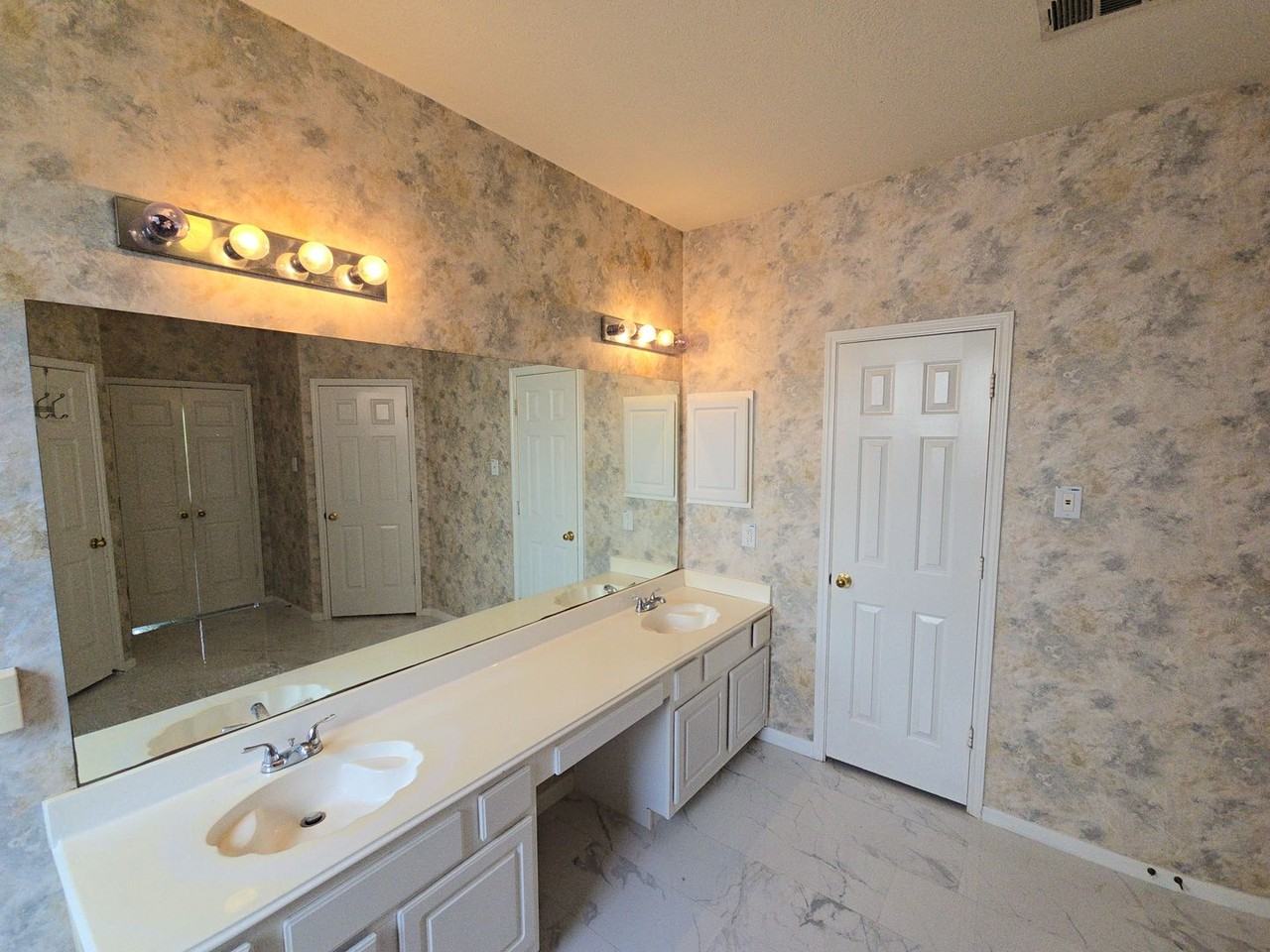 1627 Park Harbor Estates Dr - Photo 5 of 31