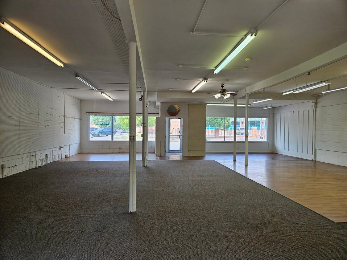 11934 Centre St #1 - Photo 3 of 12
