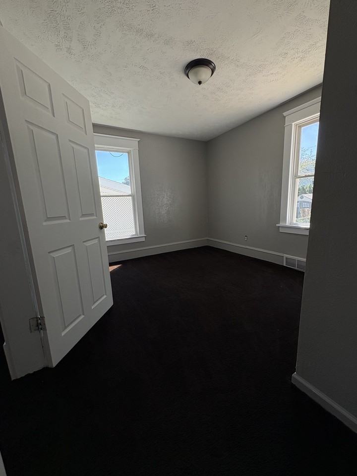 2814 9th St Sw #1 - Photo 5 of 15