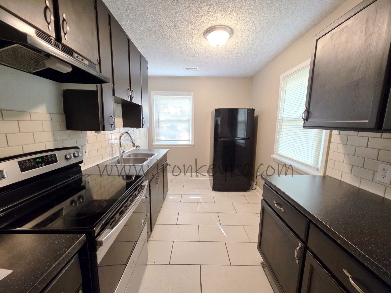 1720 S Hardy Ave #1 - Photo 4 of 12