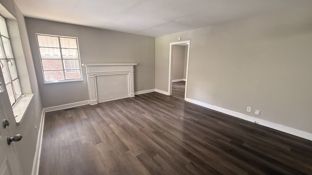 761 Vanderbilt St #1 - Photo 2 of 11