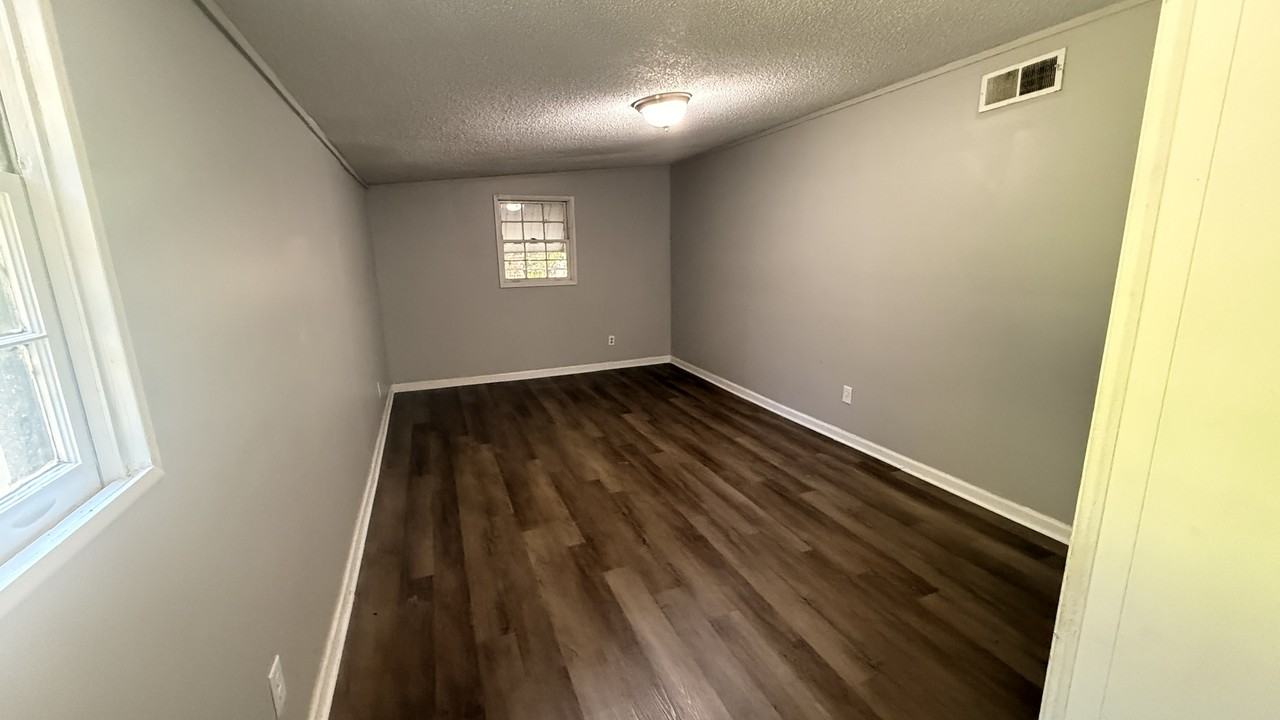 761 Vanderbilt St #1 - Photo 6 of 11