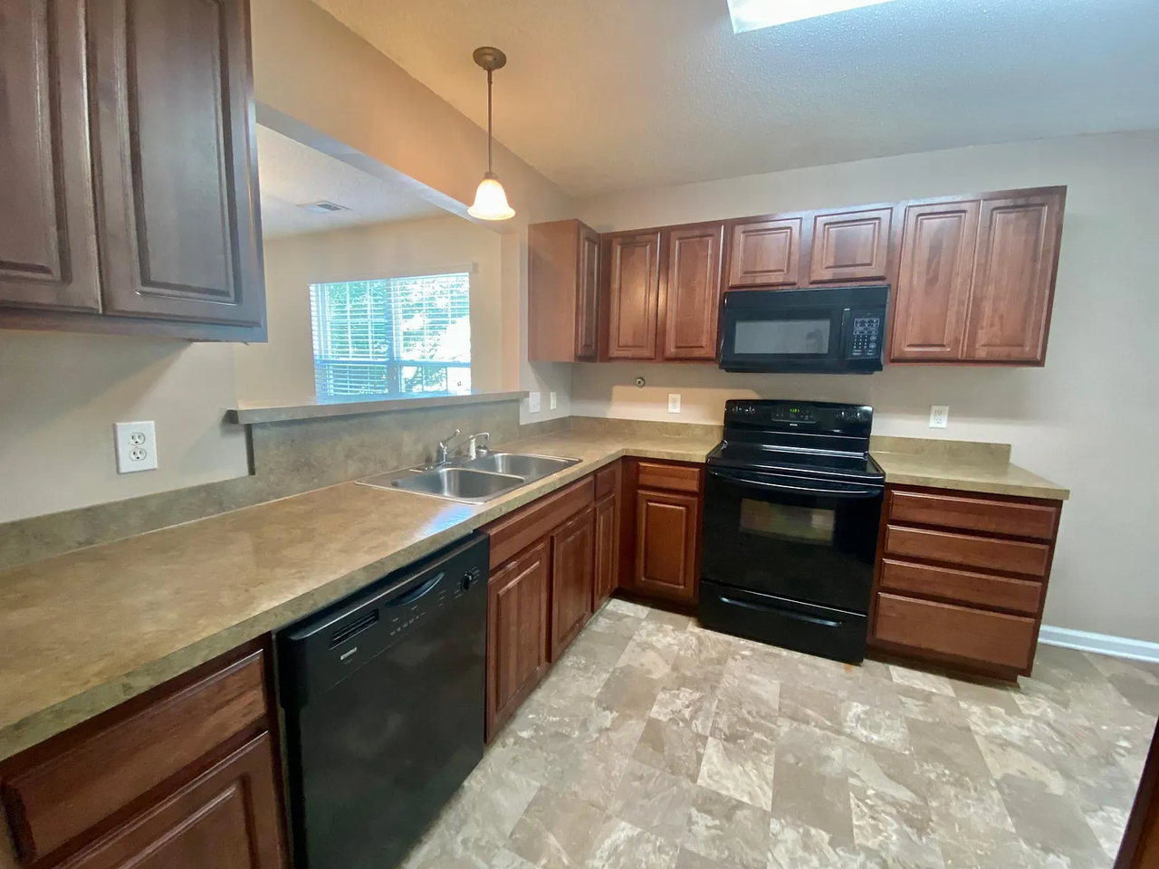 149 Eagle Park Dr #1 - Photo 3 of 13