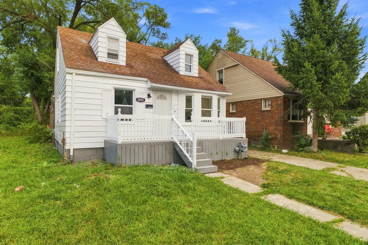 8650 Greenview Ave #1 - Photo 3 of 24