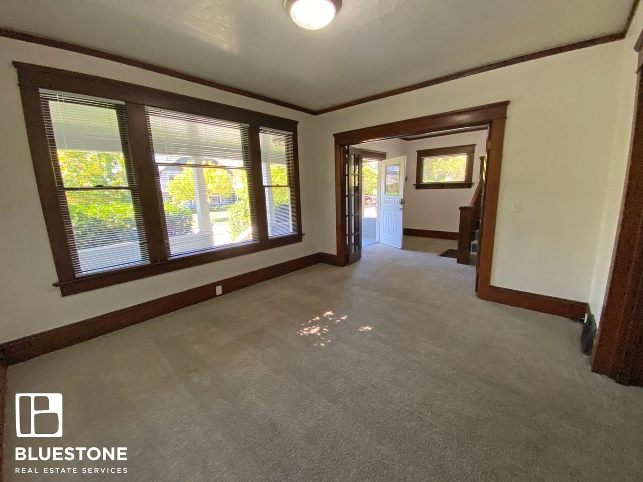 121 Nw 8th St - Photo 3 of 18