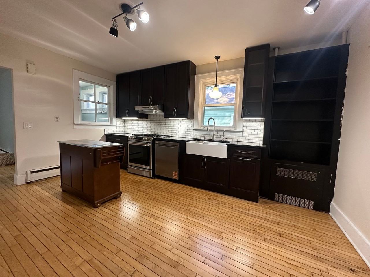 959 Lawrence St - Photo 2 of 34