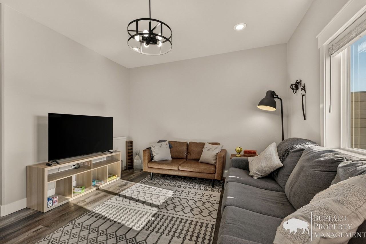 525 N 4th St #2 - Photo 4 of 42