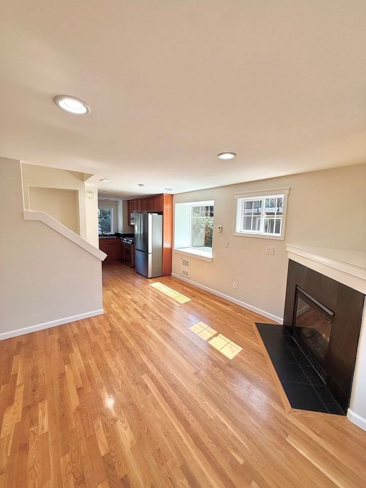 7114 California Ave Sw #F - Photo 2 of 26