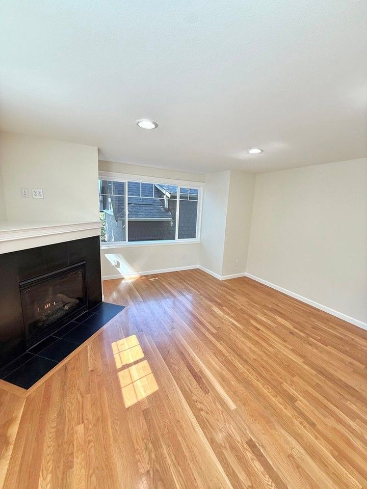 7114 California Ave Sw #F - Photo 3 of 26