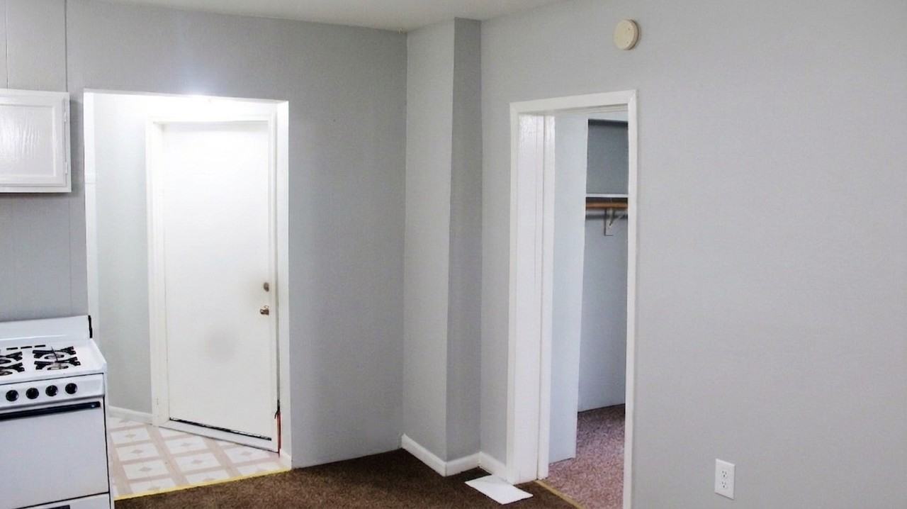316 3rd Avenue West - Photo 3 of 8