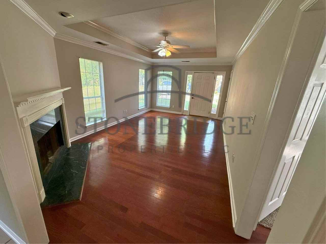 2009 Jackson Ln - Photo 2 of 10