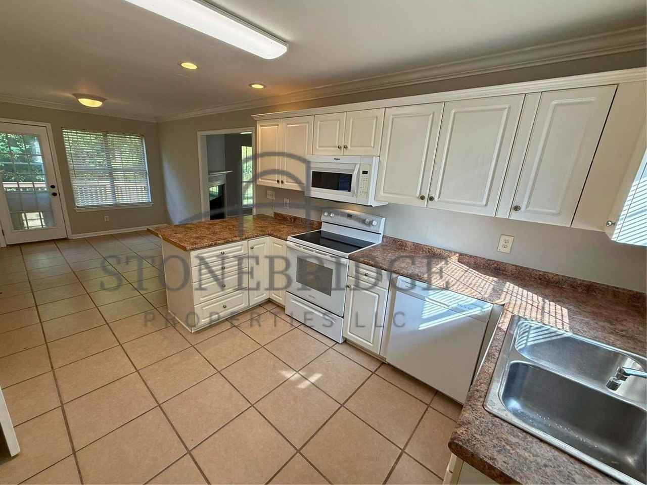 2009 Jackson Ln - Photo 3 of 10