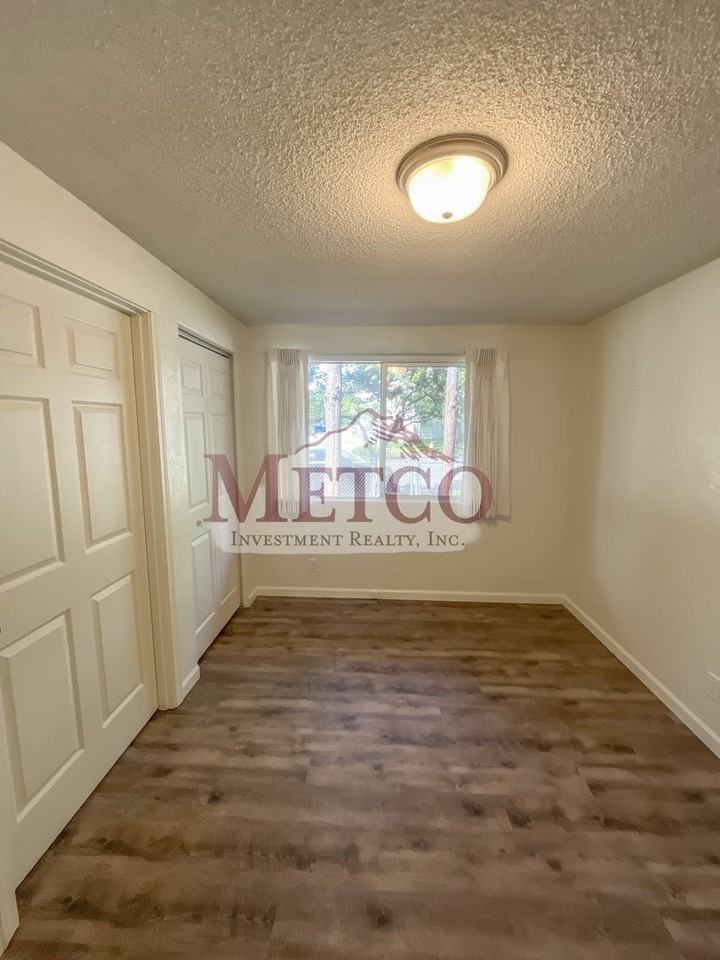 Castle Terrace Apartments - Photo 5 of 19