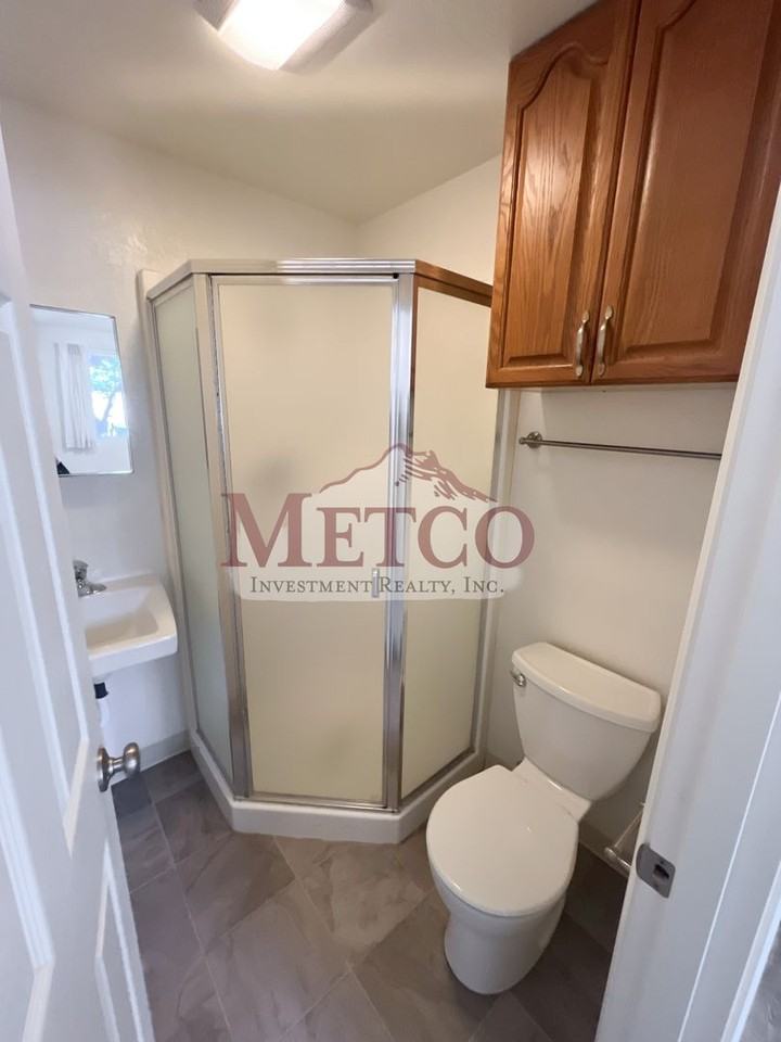 Castle Terrace Apartments - Photo 6 of 19