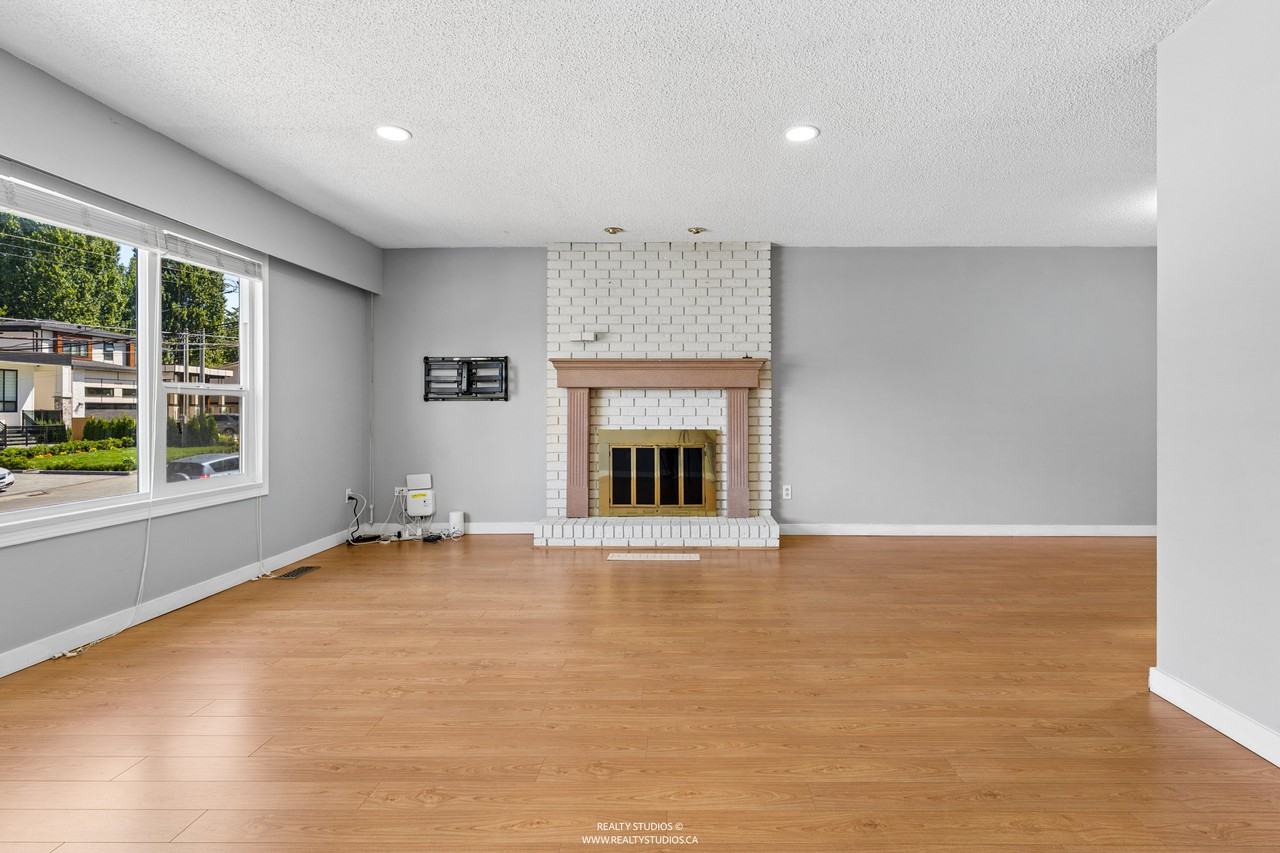 11384 86A Avenue - Photo 3 of 29