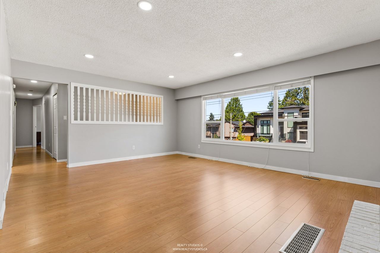 11384 86A Avenue - Photo 5 of 29