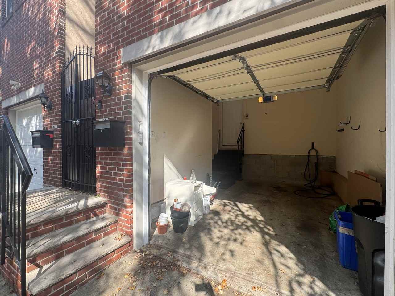 875 N Lawrence St - Photo 3 of 40