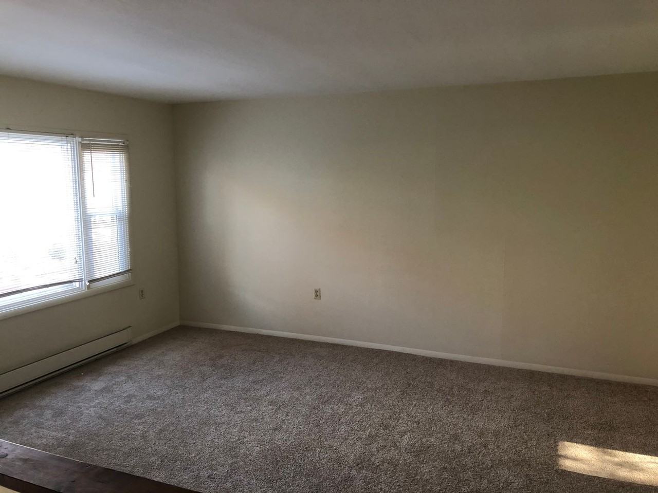 Fernwood Ct - Photo 2 of 14