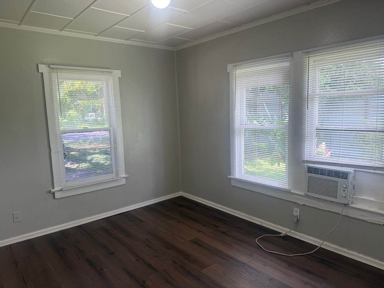 2745 9th St E - Photo 2 of 16