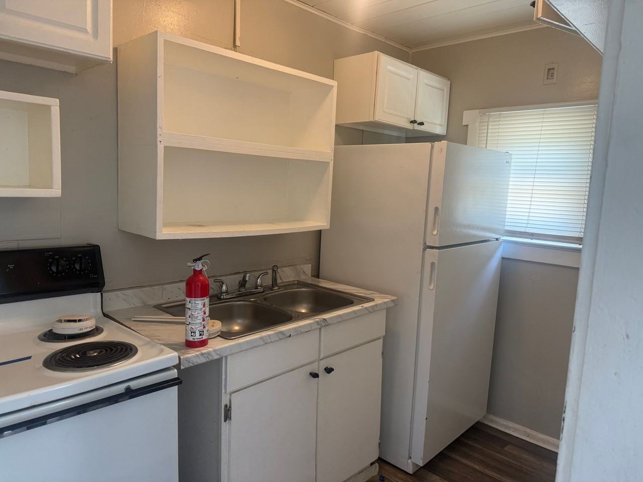2745 9th St E - Photo 5 of 16
