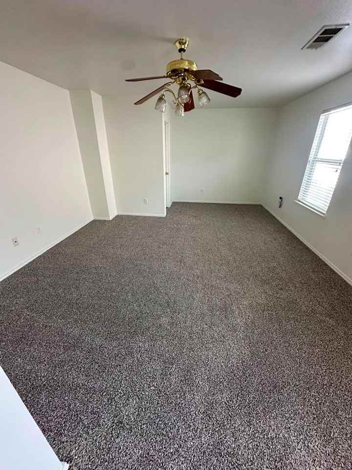 1901 Viera Plz - Photo 3 of 8