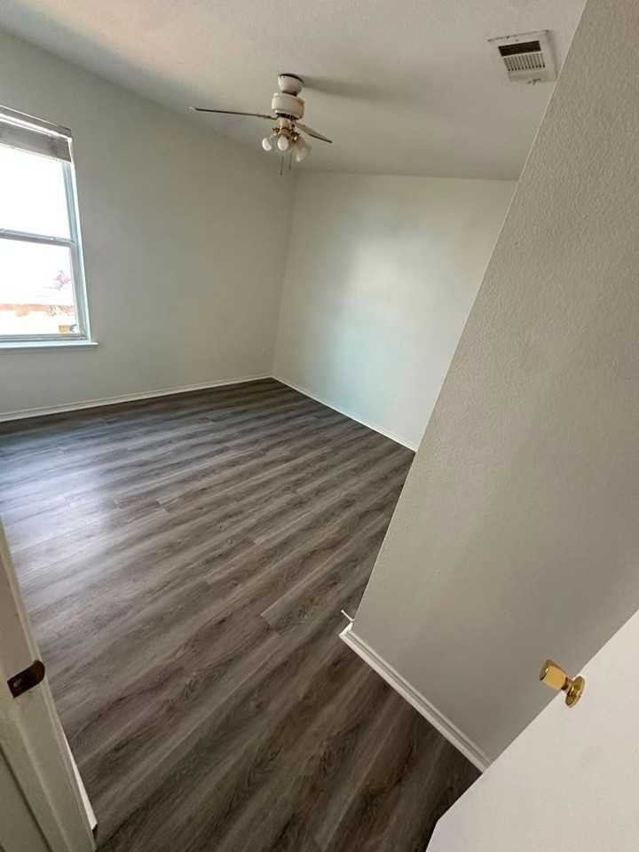 1901 Viera Plz - Photo 6 of 8