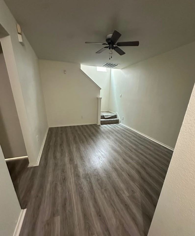 1901 Viera Plz - Photo 7 of 8