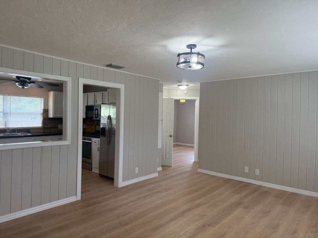1612 15th Ave W - Photo 3 of 26
