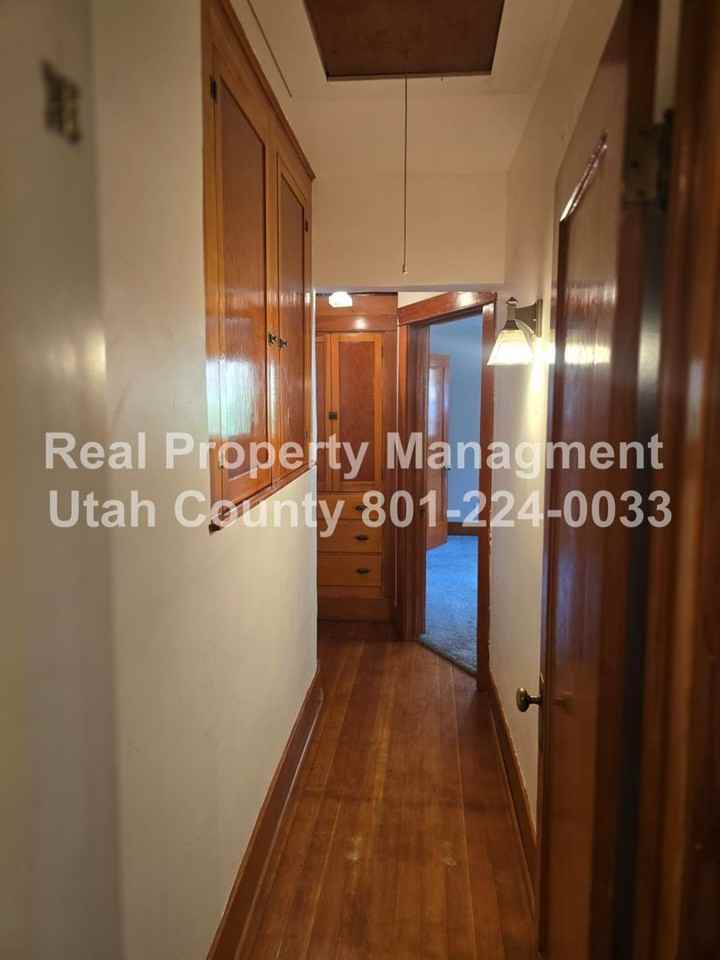 159 N 400 E - Photo 5 of 21