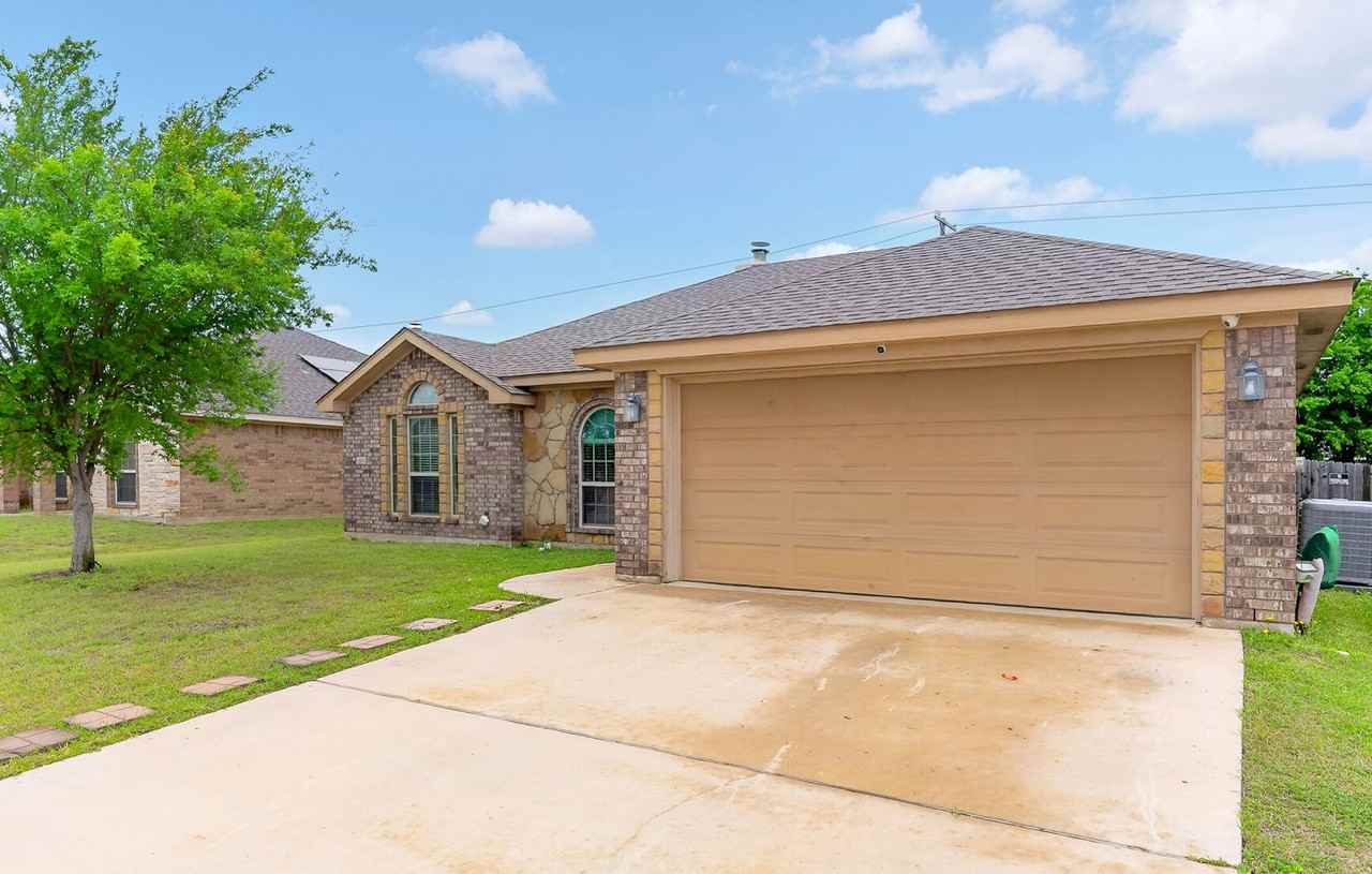 6005 New Castle Dr - Photo 3 of 22