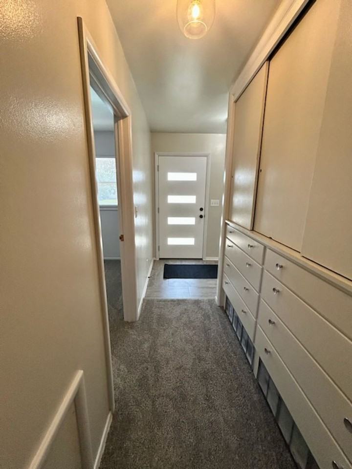 1215 Avenue E - Photo 3 of 31