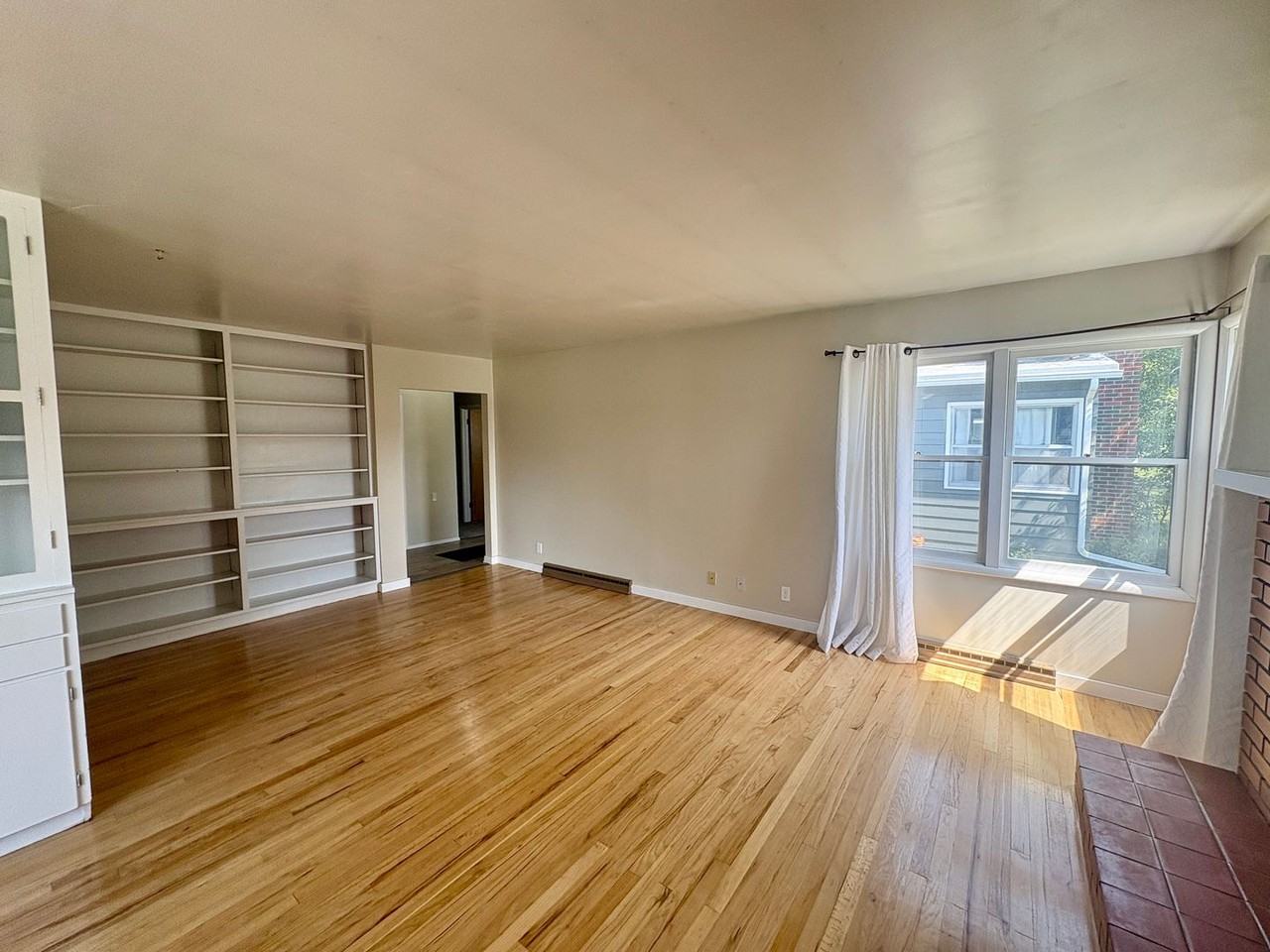 1215 Avenue E - Photo 5 of 31
