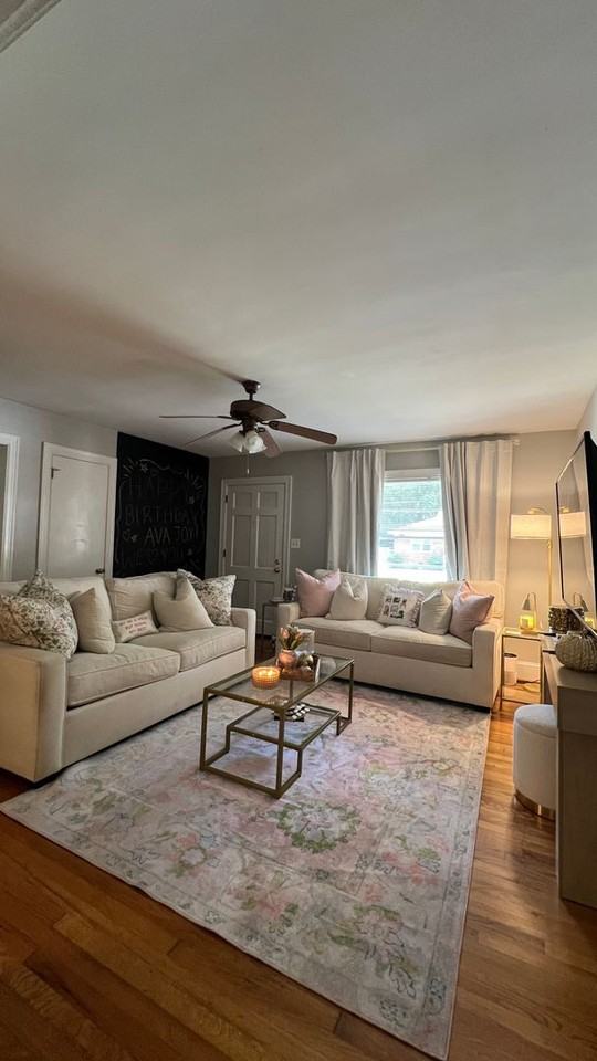 101 N Meade St - Photo 4 of 24