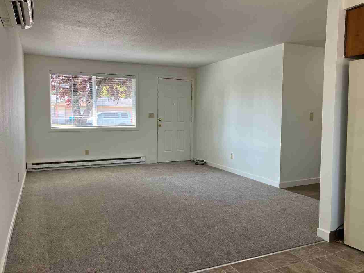 395 Darla Ct - Photo 3 of 21