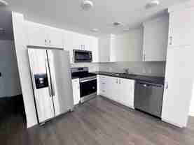 Monticello Apartments in Valencia! - Photo 1 of 1