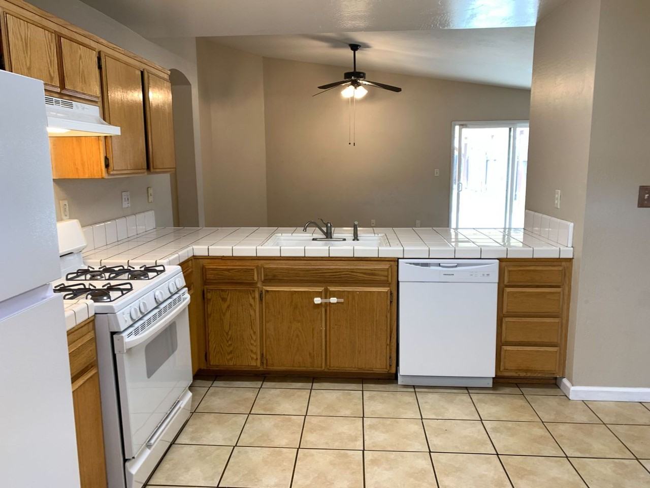 6204 Straub Ln - Photo 4 of 24