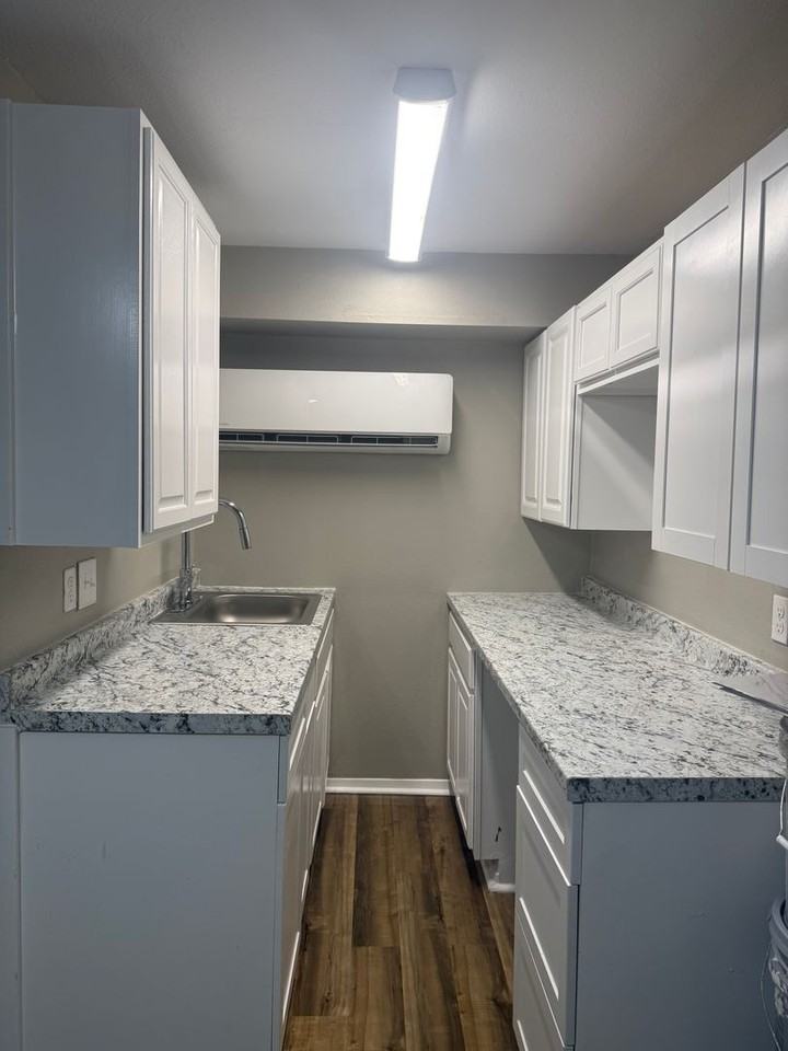 324 W Young St - Photo 6 of 40