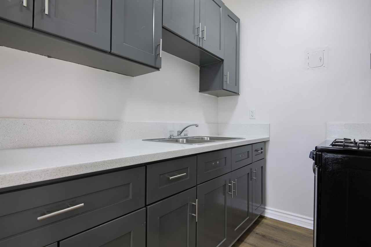 Harvard Apartments | Bright Renovated Apartments in Koreatown - Photo 7 of 29