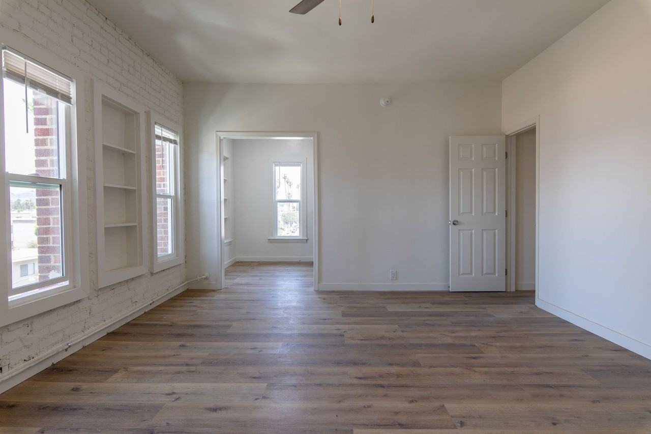 St. Andrews II Apartments | Historic and Renovated Homes with Views Of LA - Photo 3 of 14