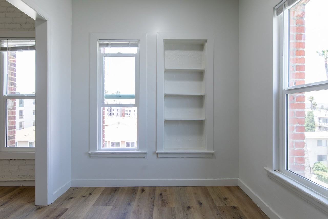 St. Andrews II Apartments | Historic and Renovated Homes with Views Of LA - Photo 7 of 14