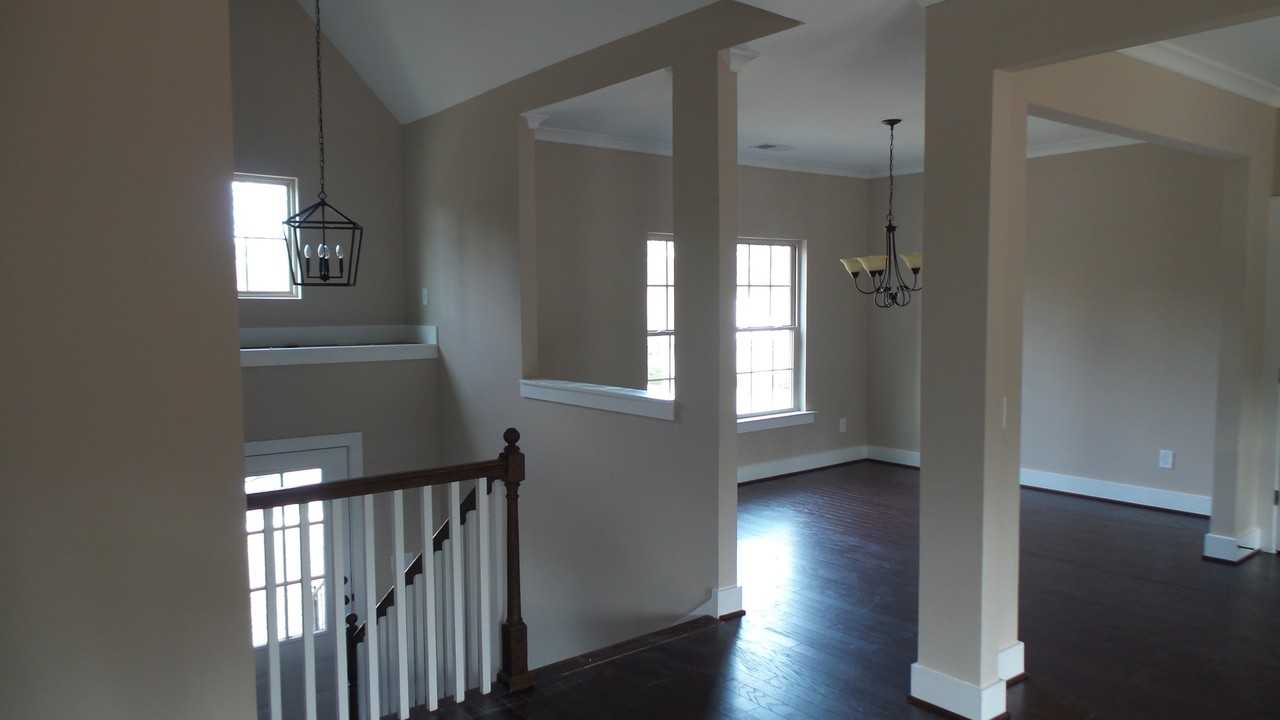 200 Grande View Cir - Photo 2 of 20