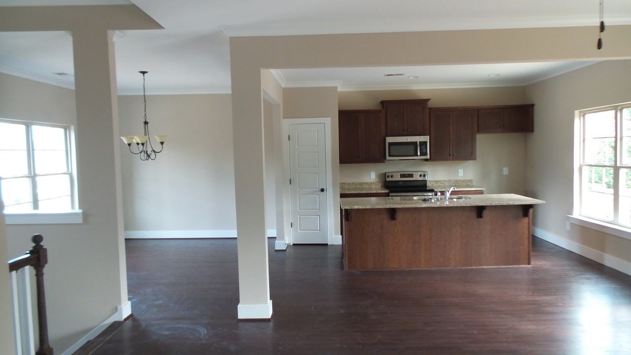 200 Grande View Cir - Photo 3 of 20